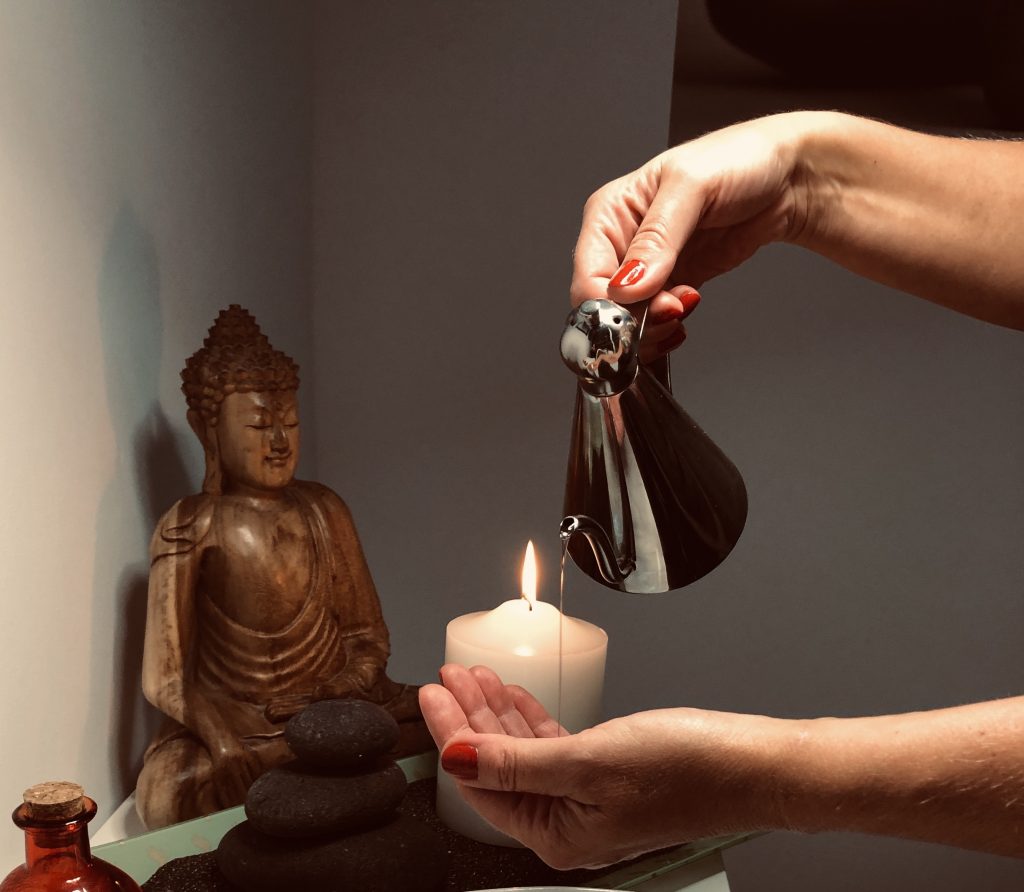 Sala de terapia facial natural Kobido y Ayurveda masaje y cosmética